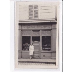 A LOCALISER : carte photo d'un salon de coiffure (coiffeur) -  très bon état