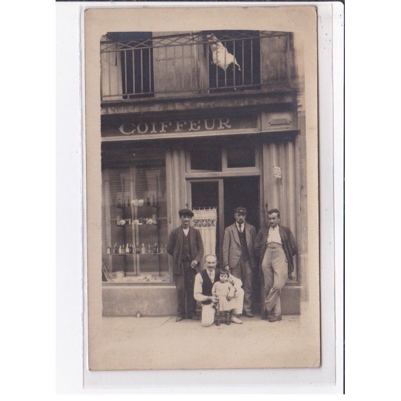 A LOCALISER : carte photo d'un salon de coiffure (coiffeur) -  très bon état