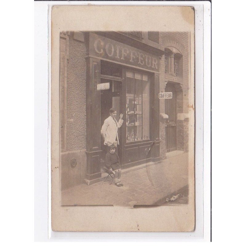 A LOCALISER : carte photo d'un salon de coiffure (coiffeur) -  très bon état