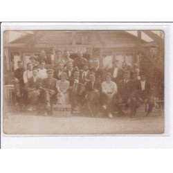 A LOCALISER : carte photo d'un salon de coiffure (coiffeur - orchestre - acordéon) - état