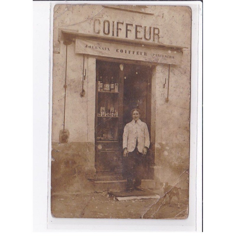 A LOCALISER : carte photo d'un salon de coiffure (coiffeur) - état