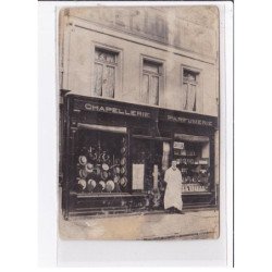 A LOCALISER : carte photo d'un salon de coiffure (coiffeur - chapellerie - parfumerie) - état