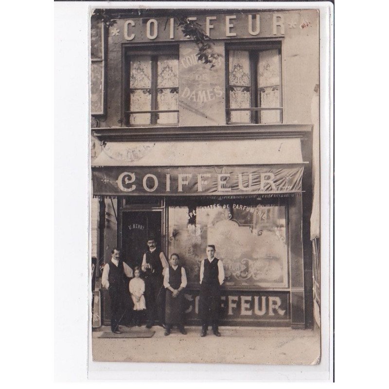 A LOCALISER : carte photo d'un salon de coiffure HENRY (coiffeur) - très bon état