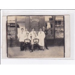 A LOCALISER : photo collée sur cpa du salon de coiffure Lercher (coiffeur) - très bon état