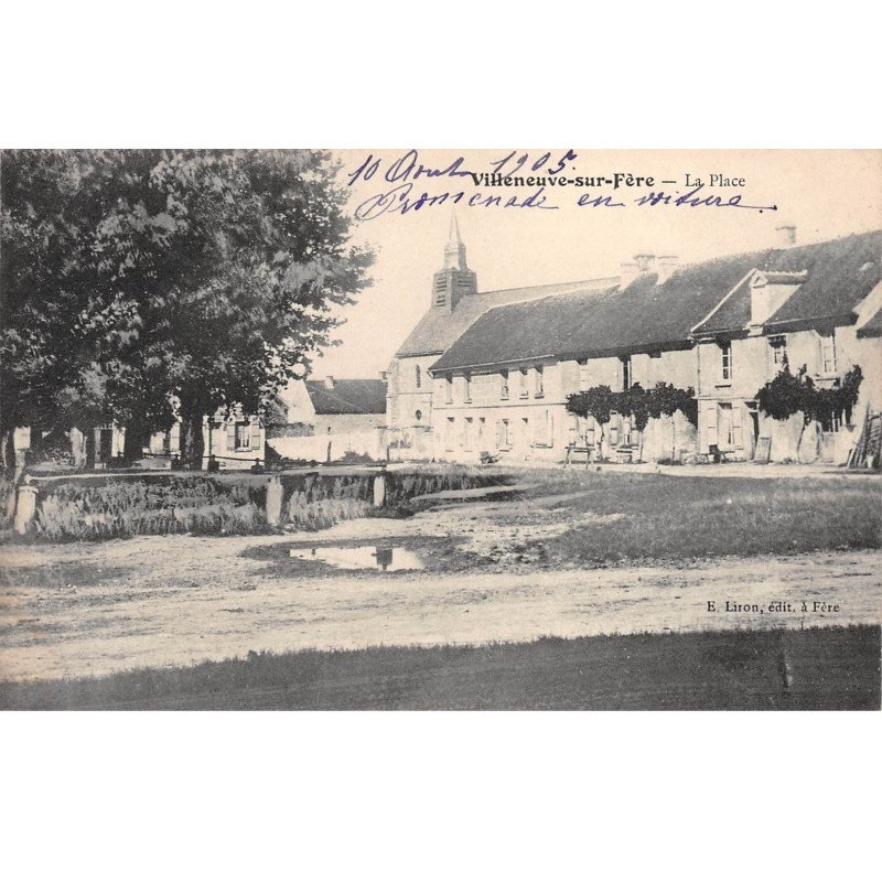 VILLENEUVE SUR FERE - La Place - très bon état
