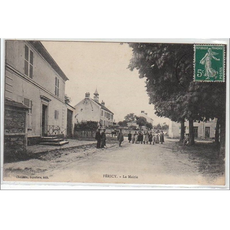 FERICY : la mairie - très bon état