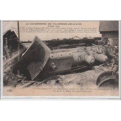 VILLEPREUX LES CLAYES : 18 juin 1910 - la locomotive du train tamponneur, comme une épave informe - très bon état