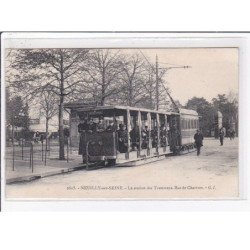 NEUILLY SUR SEINE : la station des tramways rue de Chartres - très bon état