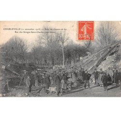 CHARLEVILLE (11 novembre 1918) - Pont du Chemin de fer - Rue des Gorges Saint Charles - très bon état