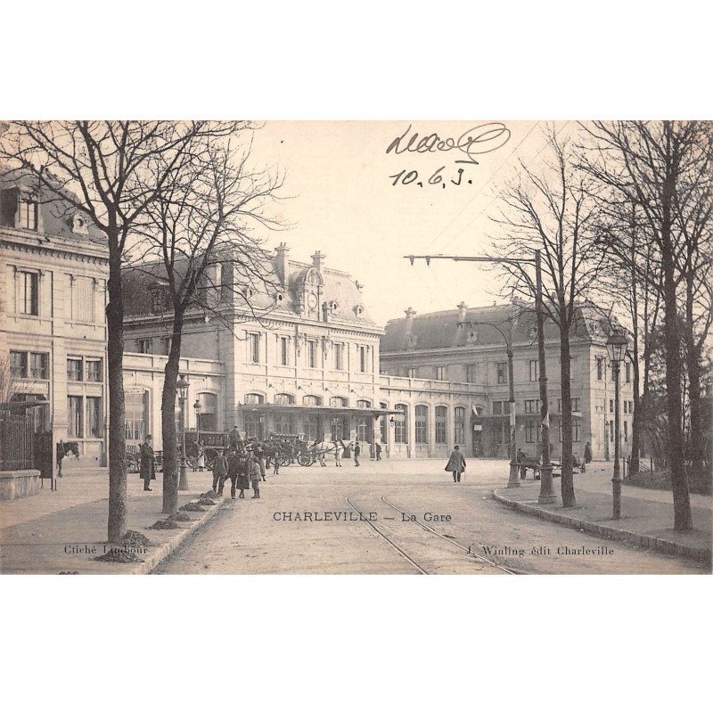 CHARLEVILLE - La Gare - très bon état