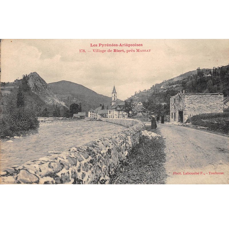 Village de BIERT près Massat - très bon état