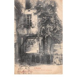 LARROQUE D'OLMES - Maisons anciennes - très bon état