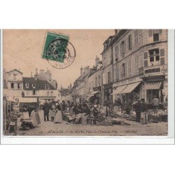 AVALLON : le marché, place de l'hôtel-de-ville - état