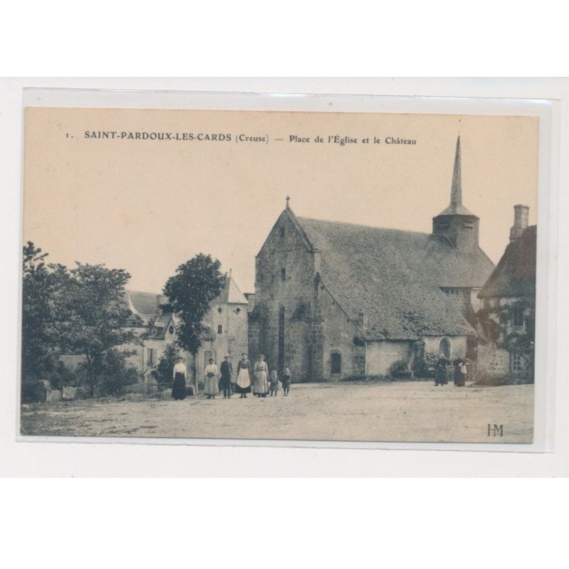 SAINT PARDOUX LES CARDS - Place de l'église et le château - très bon état