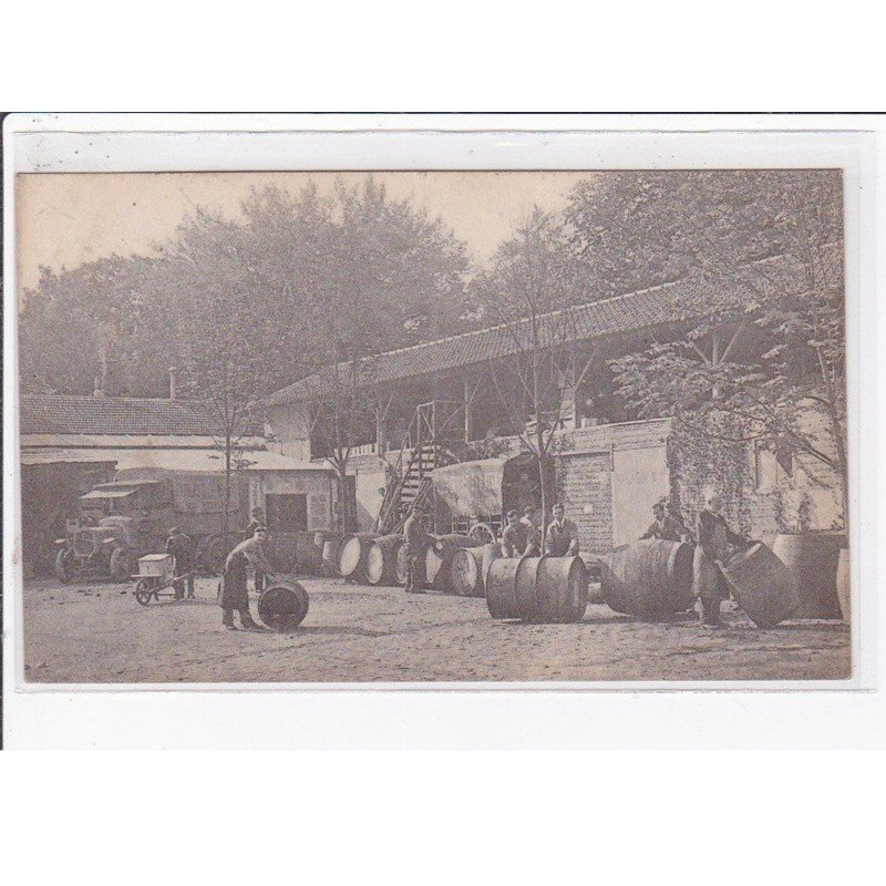 THIAIS : camion de livraison des entrepots MESMIN (vins - alcool) - très bon état THIAIS : camion de livraison des entrepots MESMIN (vins - alcool) - très bon état