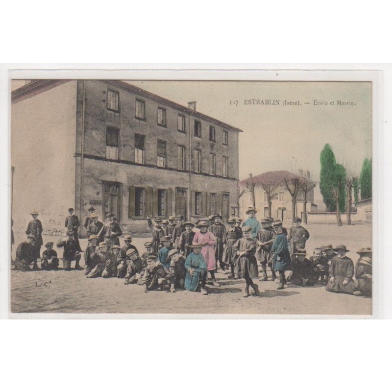 ESTRABLIN : école et mairie - très bon état