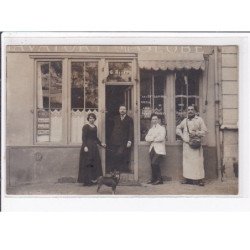 STAINS : carte photo du salon de coiffure REYNS (coiffeur - éditeur de cartes postales anciennes) - très bon état