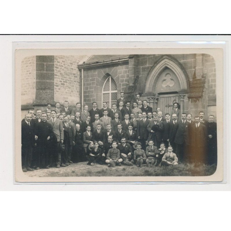 MACHAULT - Groupe Saint -Pierre - très bon état