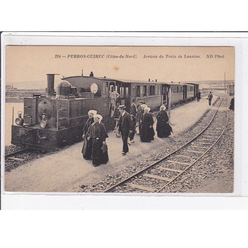 PERROS GUIREC : arrivée d'un train de Lannion - très bon état