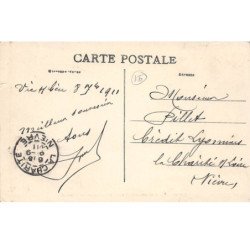 Environs de VIC SUR CERE  - Château de Comblat - très bon état