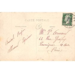 MAURIAC - Place de l'Hôtel de Ville et l'Eglise - très bon état