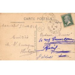 Une Vacherie dans les Pâturages des Montagnes du Lioran - très bon état