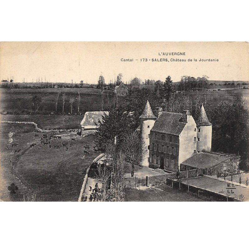SALERS - Château de la Jourdanie - très bon état