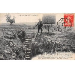 CARLAT - Vu de l'Escalier de la Reine et du plateau basaltique du Rocher de Carlat - très bon état