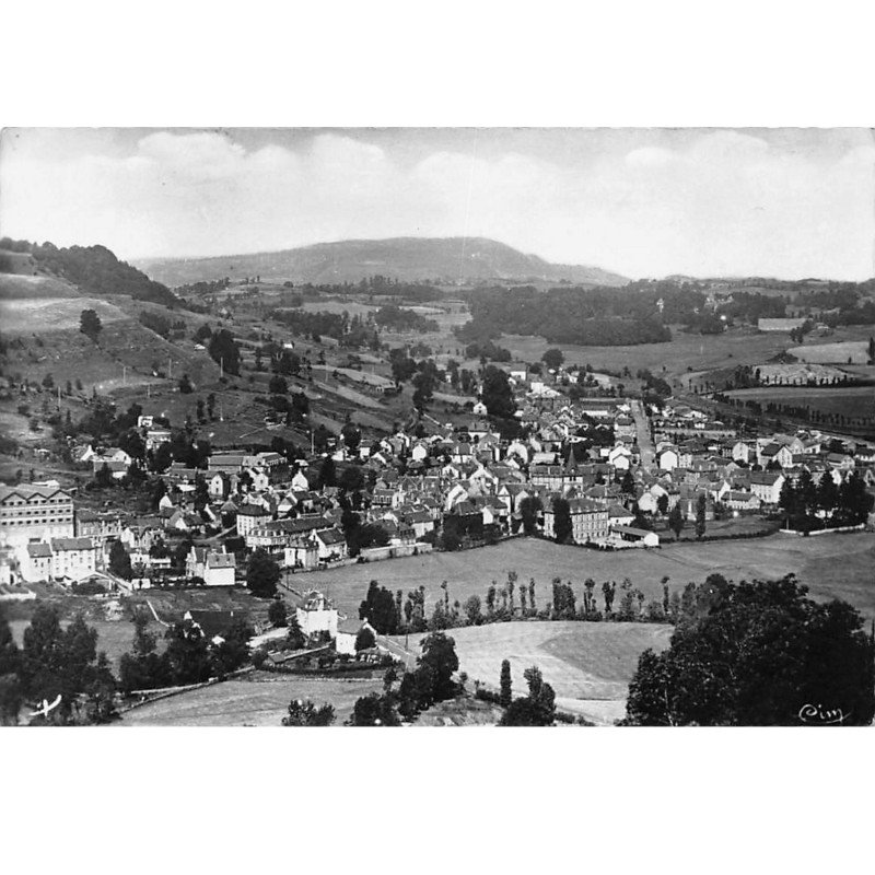RIOM ES MONTAGNE - Vue générale -très bon état