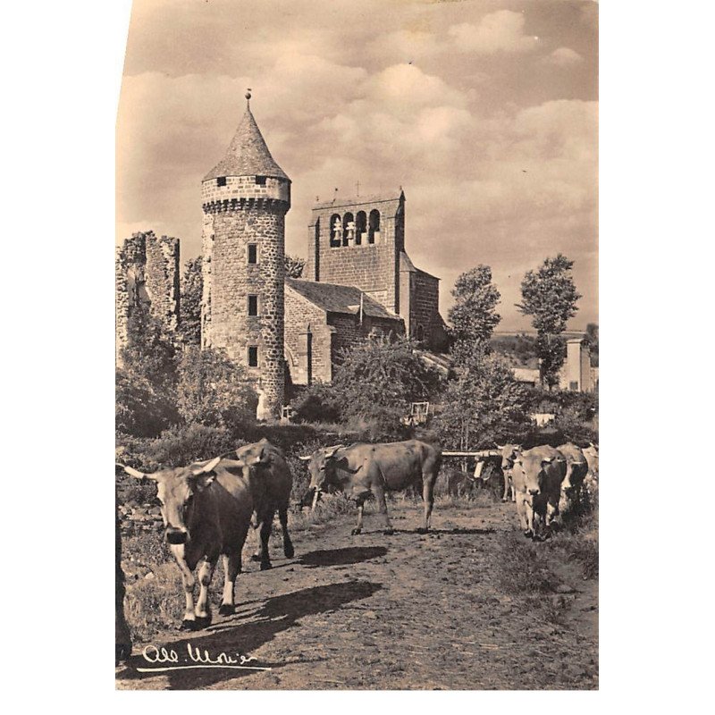ROFFIAC - Les Ruines du Château et l'Eglise - très bon état