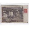 MEZIERES EN DROUAI : carte photo d'un intérieur de ferme (bois - homme sciant une buche) - très bon état
