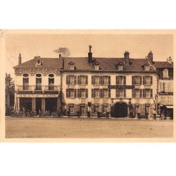 GUERET - Hôtel Saint François et Grand Café - très bon état