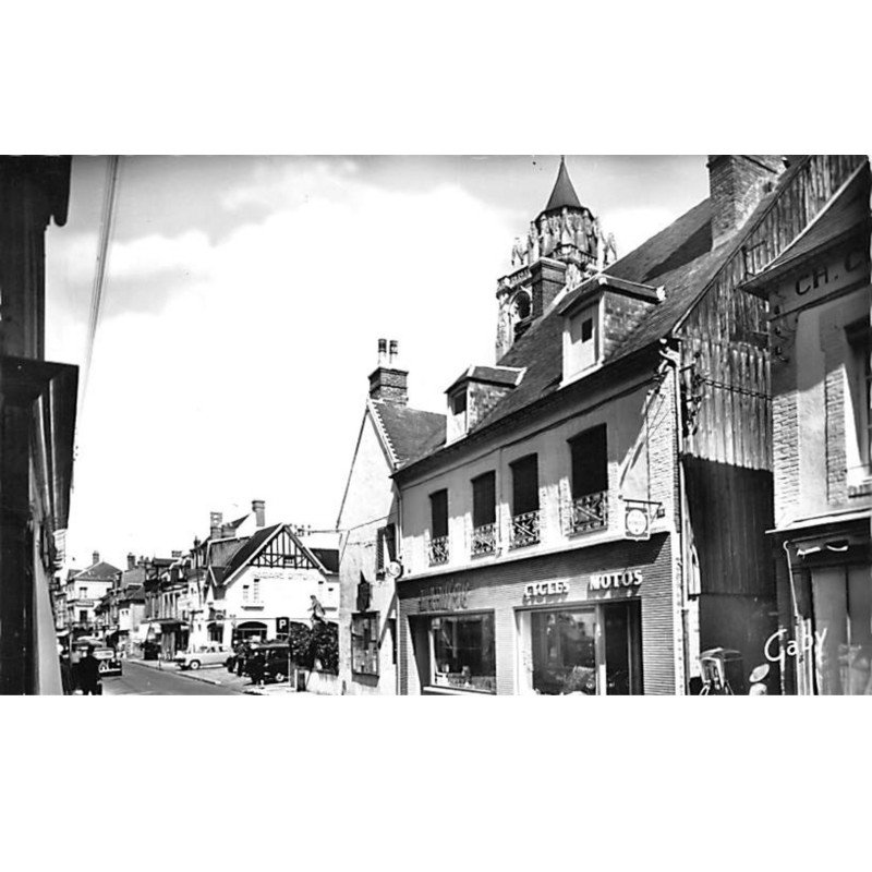 RUGLES - Rue Aristide Briand - très bon état