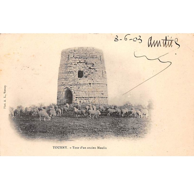 TOURNY - Tour d'un ancien Moulin - très bon état