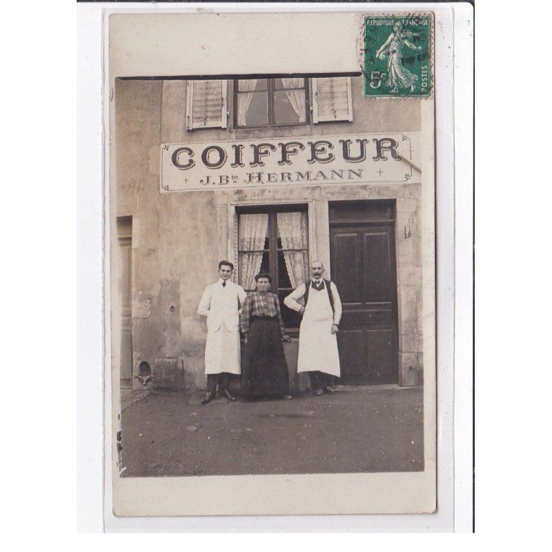 A LOCALISER : carte photo d'un salon de coiffure HERMANN (cachet de départ de Seine et Marne) - très bon état