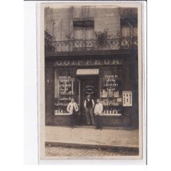 VERSAILLES : carte photo du salon de coiffure VINCENT (LEON successeur) - état