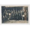 DIJON : Carte photo - Groupe de personnes posant devant le restaurant de Jean Bonnelle - très bon état