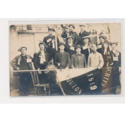 VOUZON - Carte photo - Hommes décorés - état