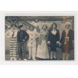 VAUXRENARD ? - carte photo - Femmes costumées - très bon état