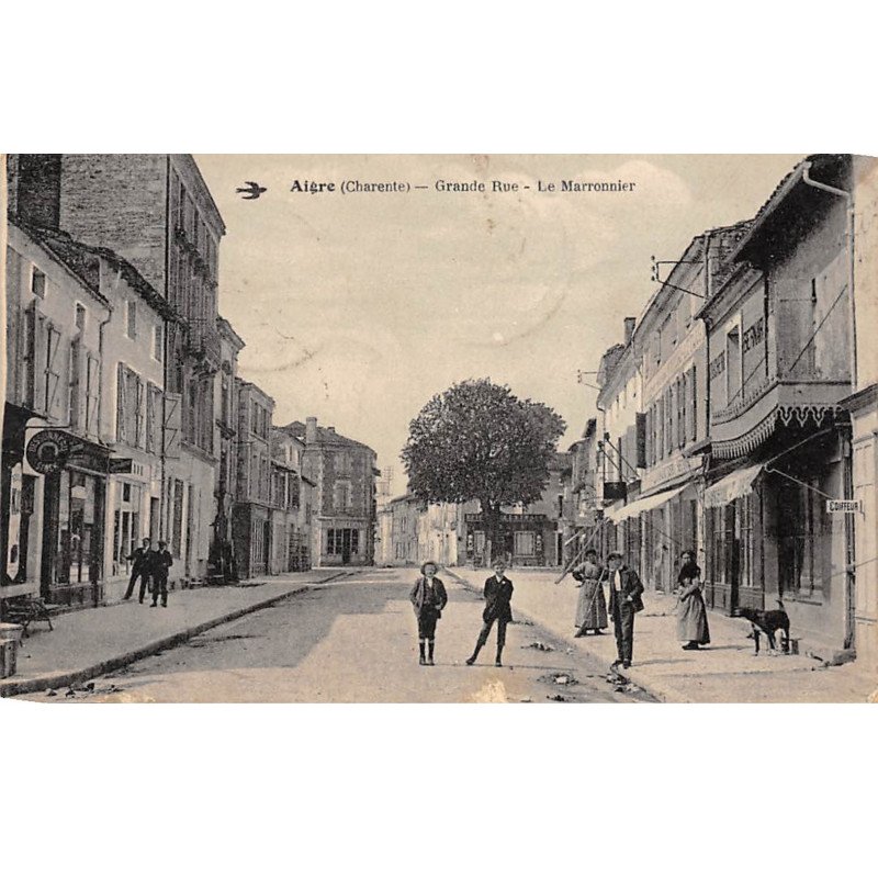 AIGRE - Grande Rue - Le Marronnier - très bon état