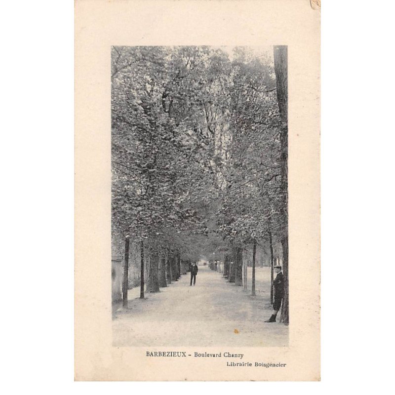 BARBEZIEUX - Boulevard Chanzy - très bon état