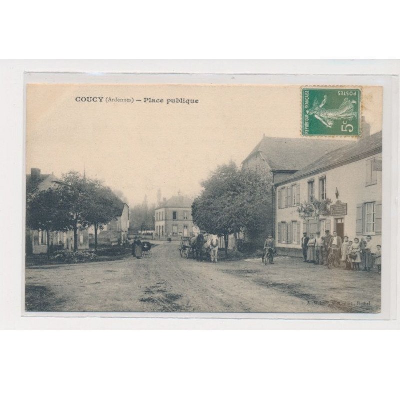 COUCY - Place publique - très bon état