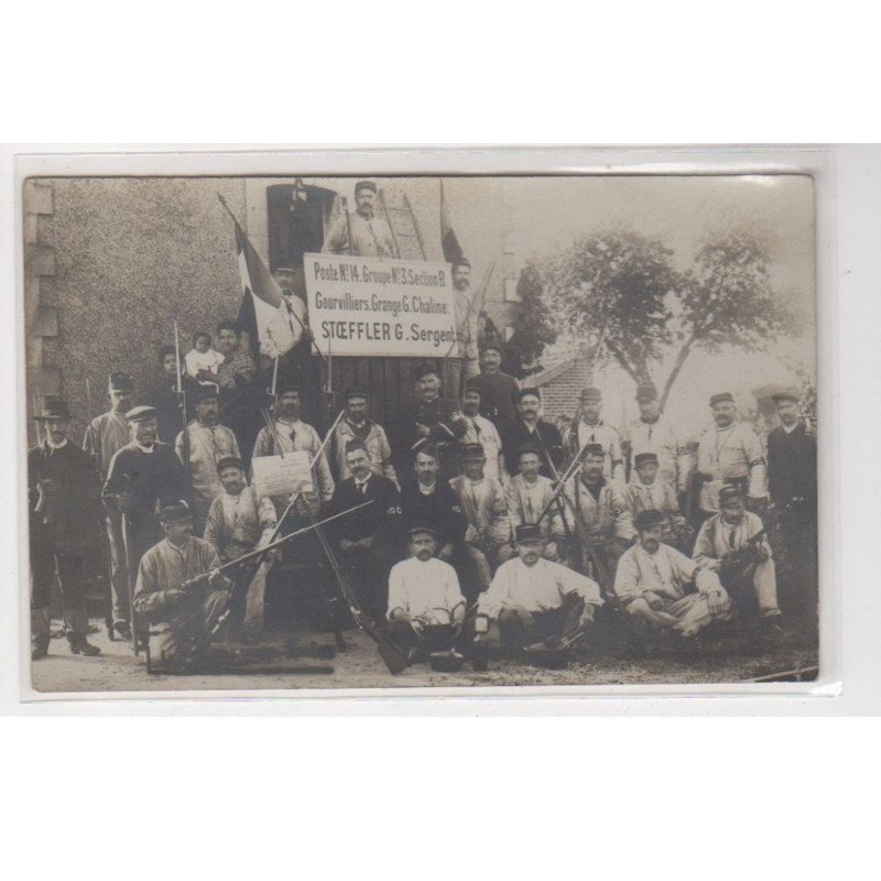 GOURVILLIERS : carte photo de militaires - poste 14 - sergent STOEFFLER - très bon état