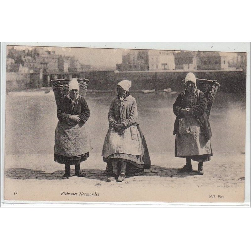 Pêcheuses normandes - très bon état