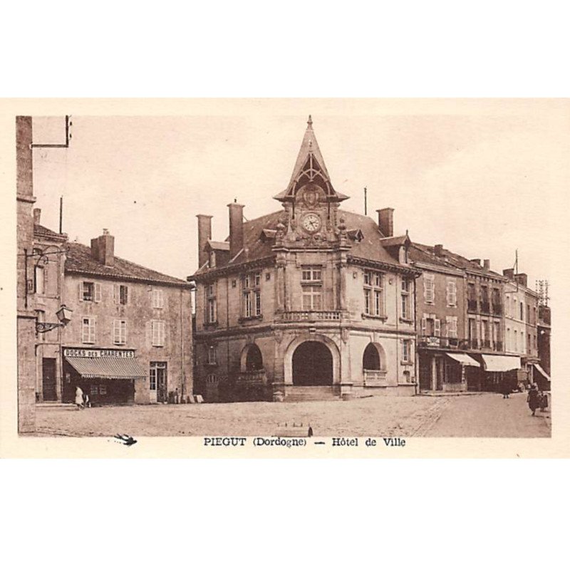 PIEGUT - Hôtel de Ville - très bon état
