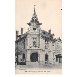 PIEGUT - L'Hôtel de Ville - très bon état