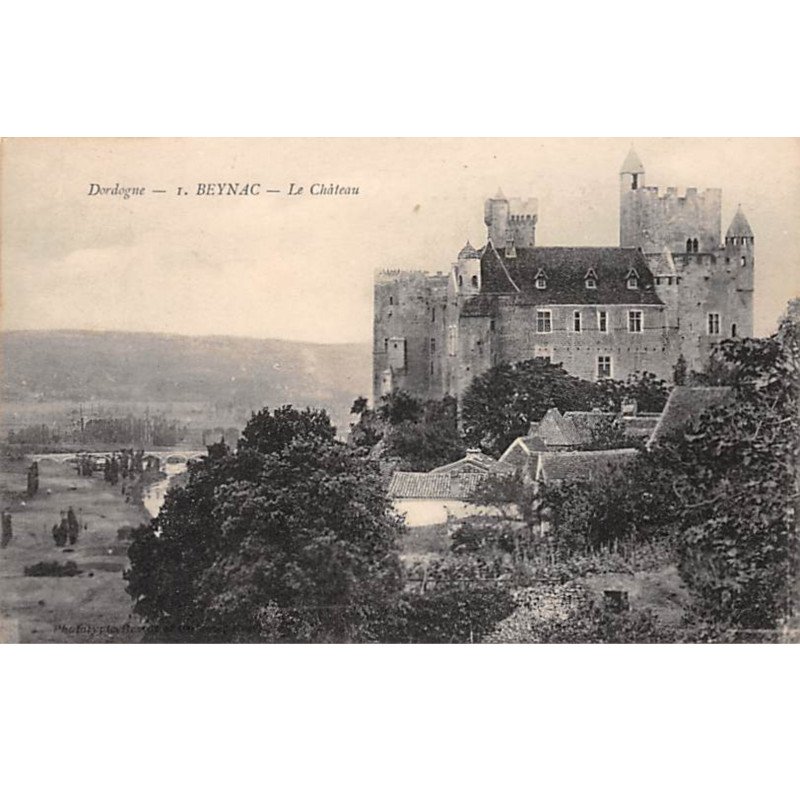 BEYNAC - Le Château - très bon état