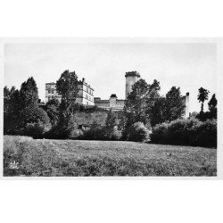 BOURDEILLES - Les 2 Châteaux et le Donjon - très bon état