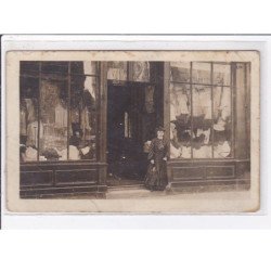 ABBEVILLE : carte photo d'un magasin de mode - état (traces au dos)