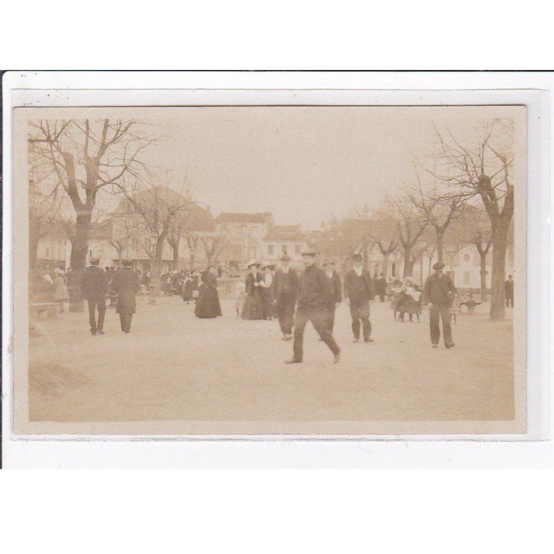 CASTELSARRASIN : carte photo du marché sur la place du chateau - très bon état